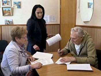 В Севастополе одиноких пожилых людей и инвалидов принимают в семьи
