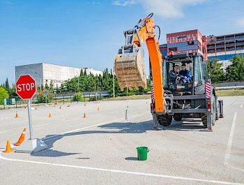 В Севастополе проходит неделя СПО: студенты пробуют разные профессии