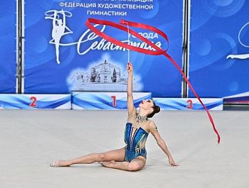 Более 60 гимнасток выступили на соревнованиях «Севастопольский вальс»