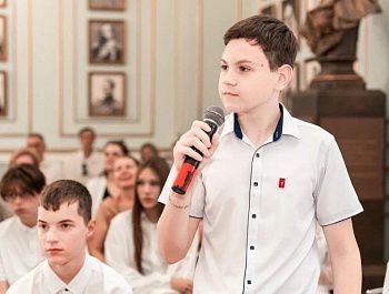 В Севастополе 20 школьников получили первые паспорта