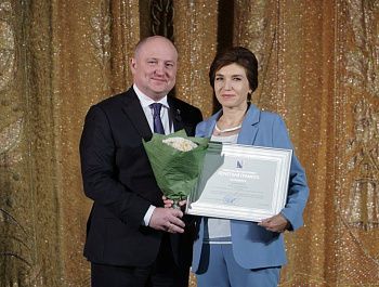 Губернатор поздравил севастопольских учителей с предстоящим профессиональным праздником — Днем учителя