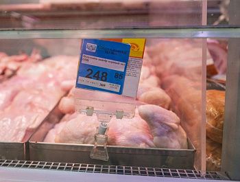 Севастопольские торговые сети сохранили цены на базовые продукты и снизили стоимость местных овощей и фруктов